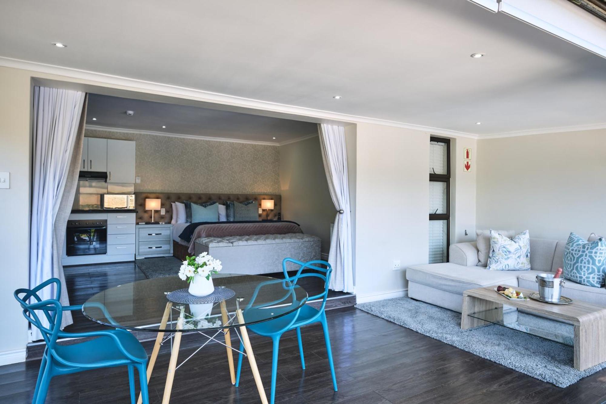 Alluvia Boutique Winery & Luxury Accommodation Stellenbosch Room photo A studio apartment in Cape Town, South Africa